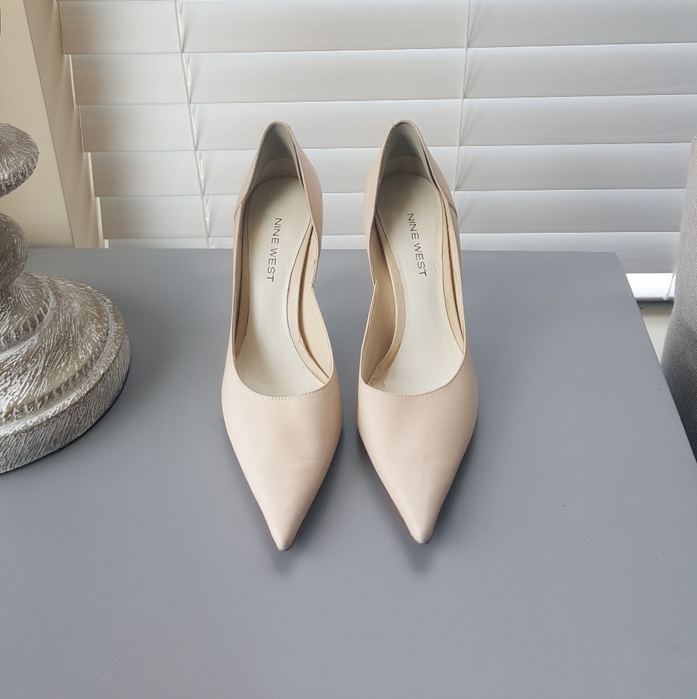 Nine West Beige Point Toe Heel Size 6